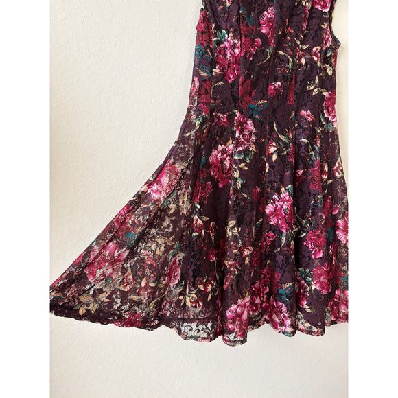 Roz & Ali Burgundy Laced Floral Dress Sleeveless Fit & Flare Lined Women’s Sz 8 - Picture 3 of 9